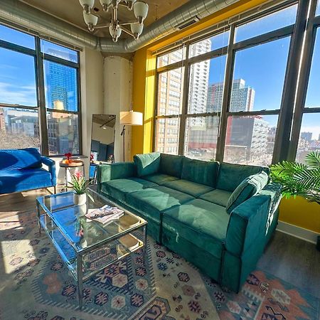 Bright 2Br Luxury Corner Suite With Optional Parking Sleeps 6 Guests Near Mccormick Place And Soldier Field Chicago Bagian luar foto