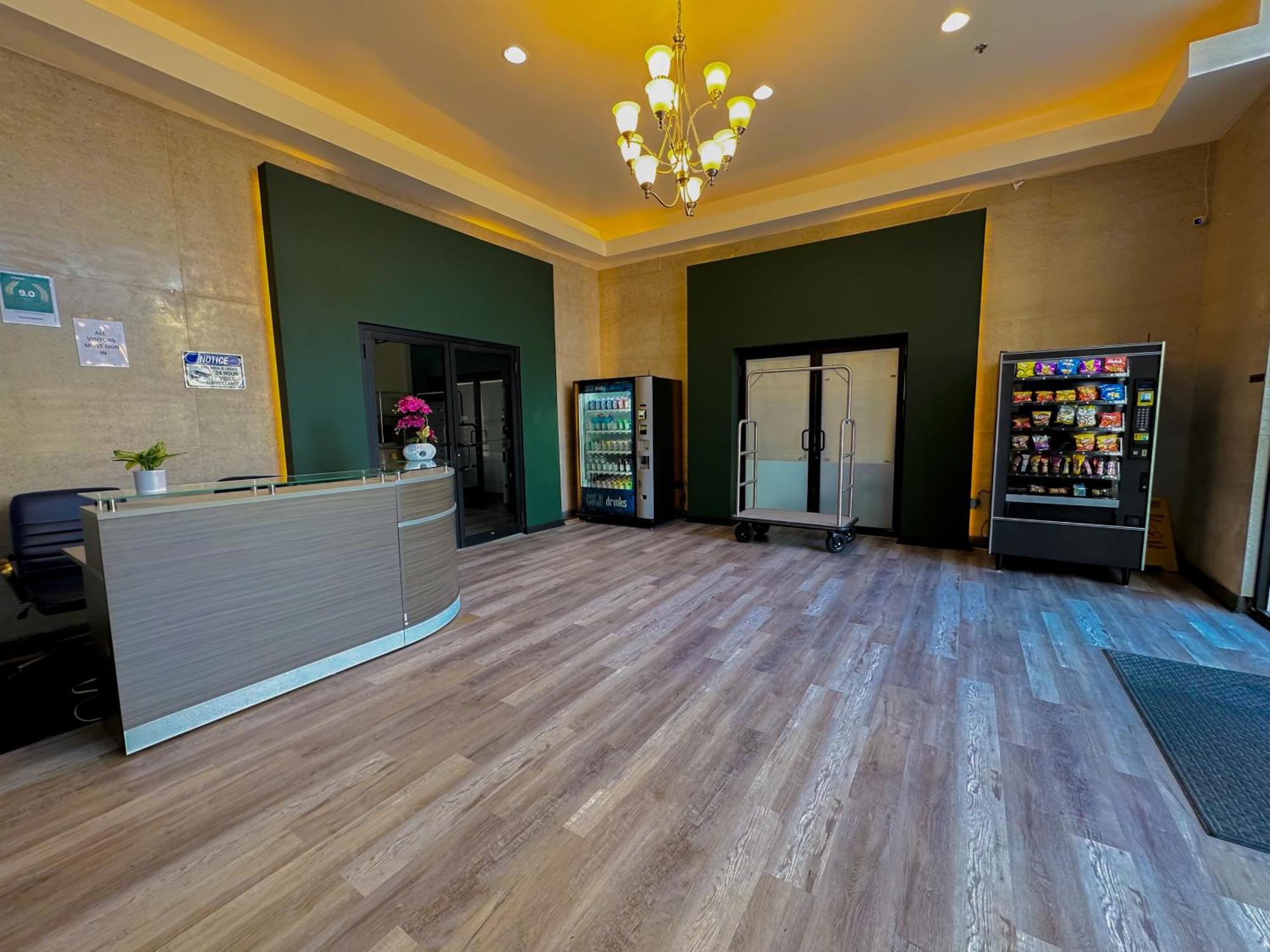 Bright 2Br Luxury Corner Suite With Optional Parking Sleeps 6 Guests Near Mccormick Place And Soldier Field Chicago Bagian luar foto