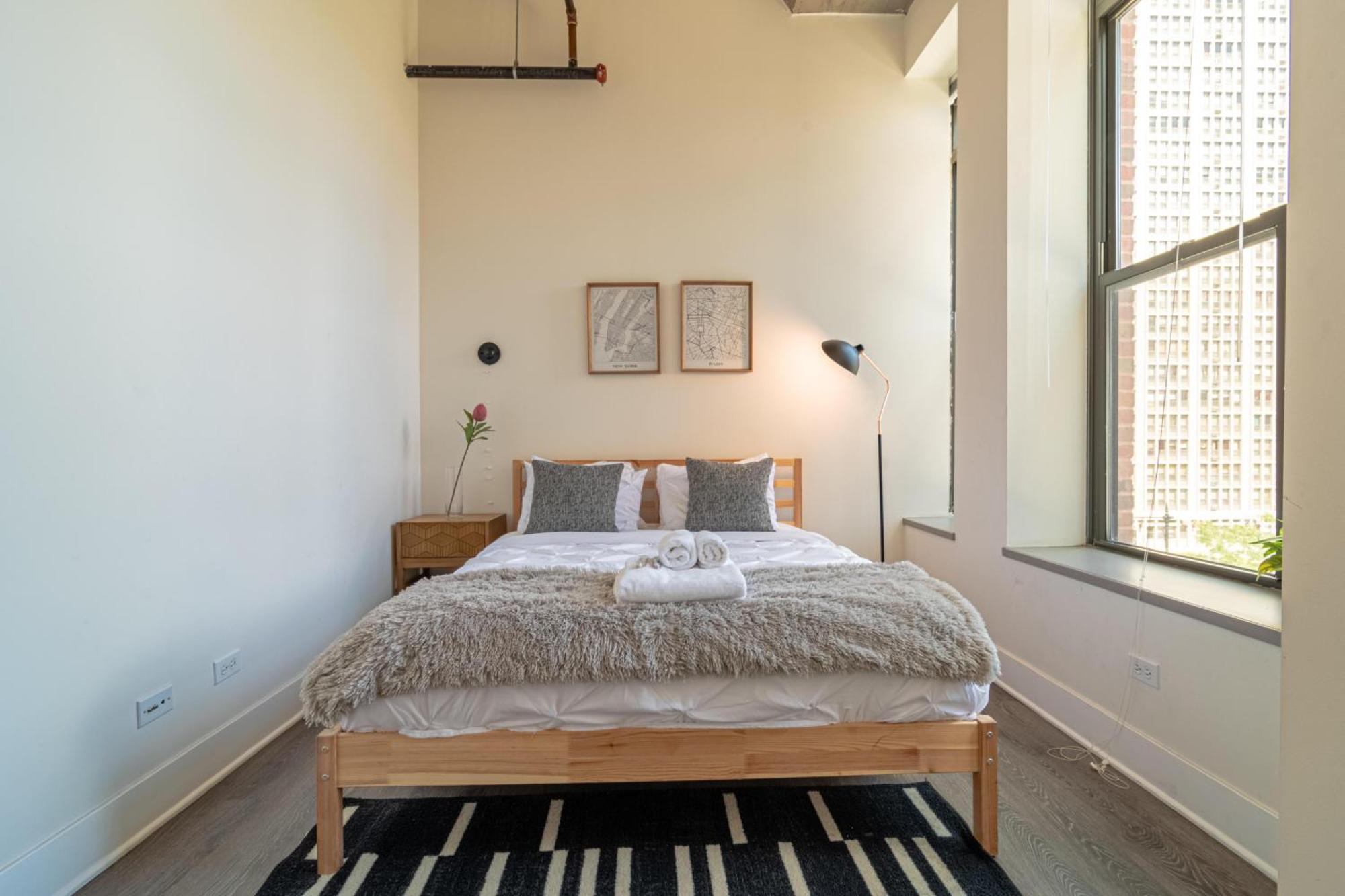 Bright 2Br Luxury Corner Suite With Optional Parking Sleeps 6 Guests Near Mccormick Place And Soldier Field Chicago Bagian luar foto