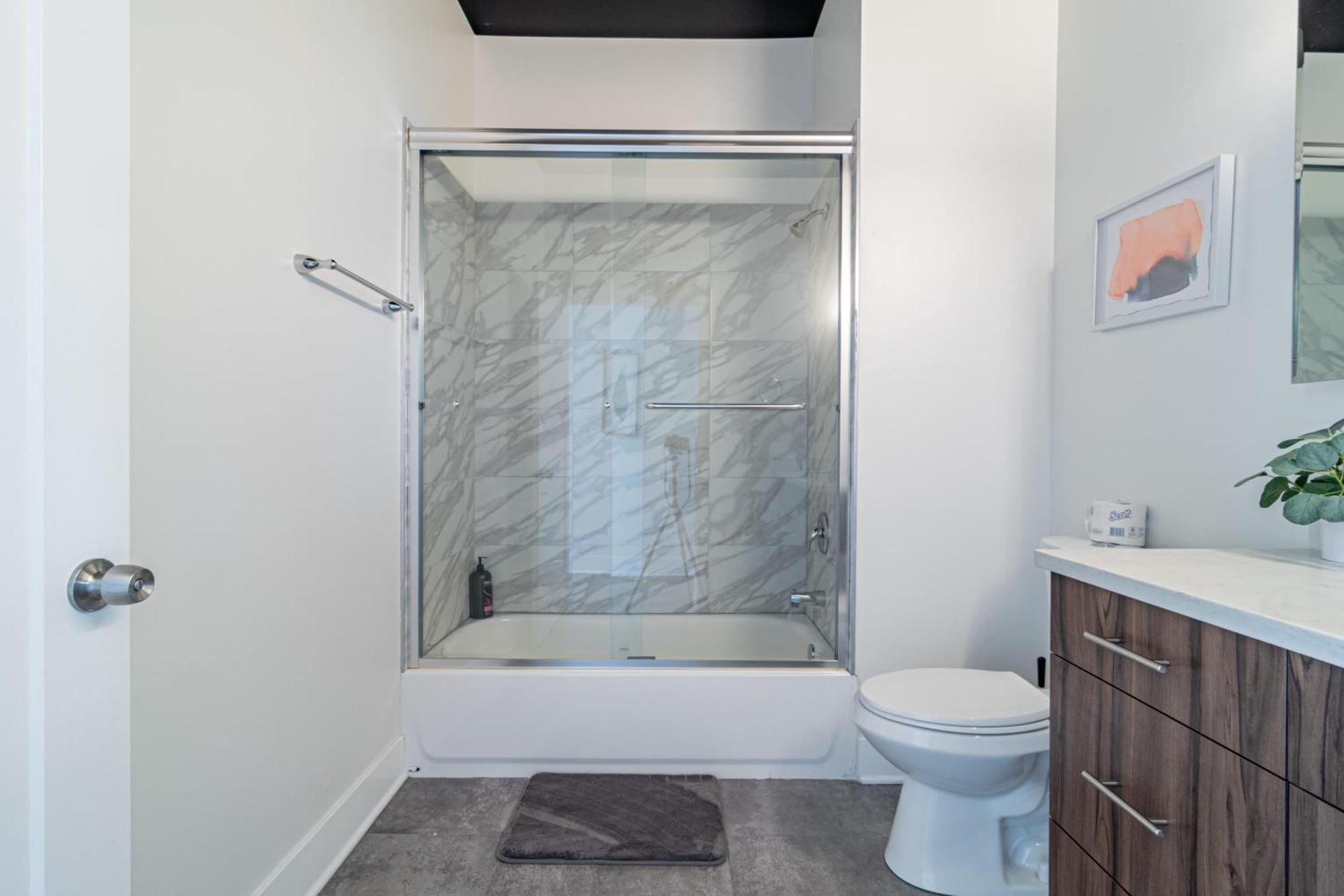Bright 2Br Luxury Corner Suite With Optional Parking Sleeps 6 Guests Near Mccormick Place And Soldier Field Chicago Bagian luar foto